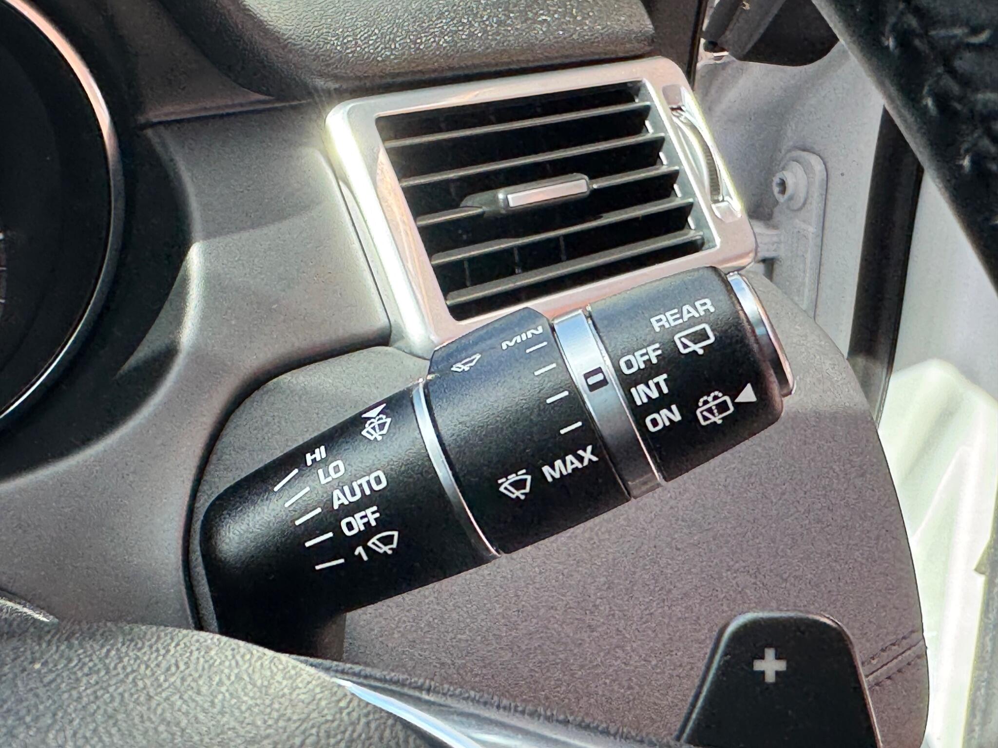Land Rover Discovery Sport view 22