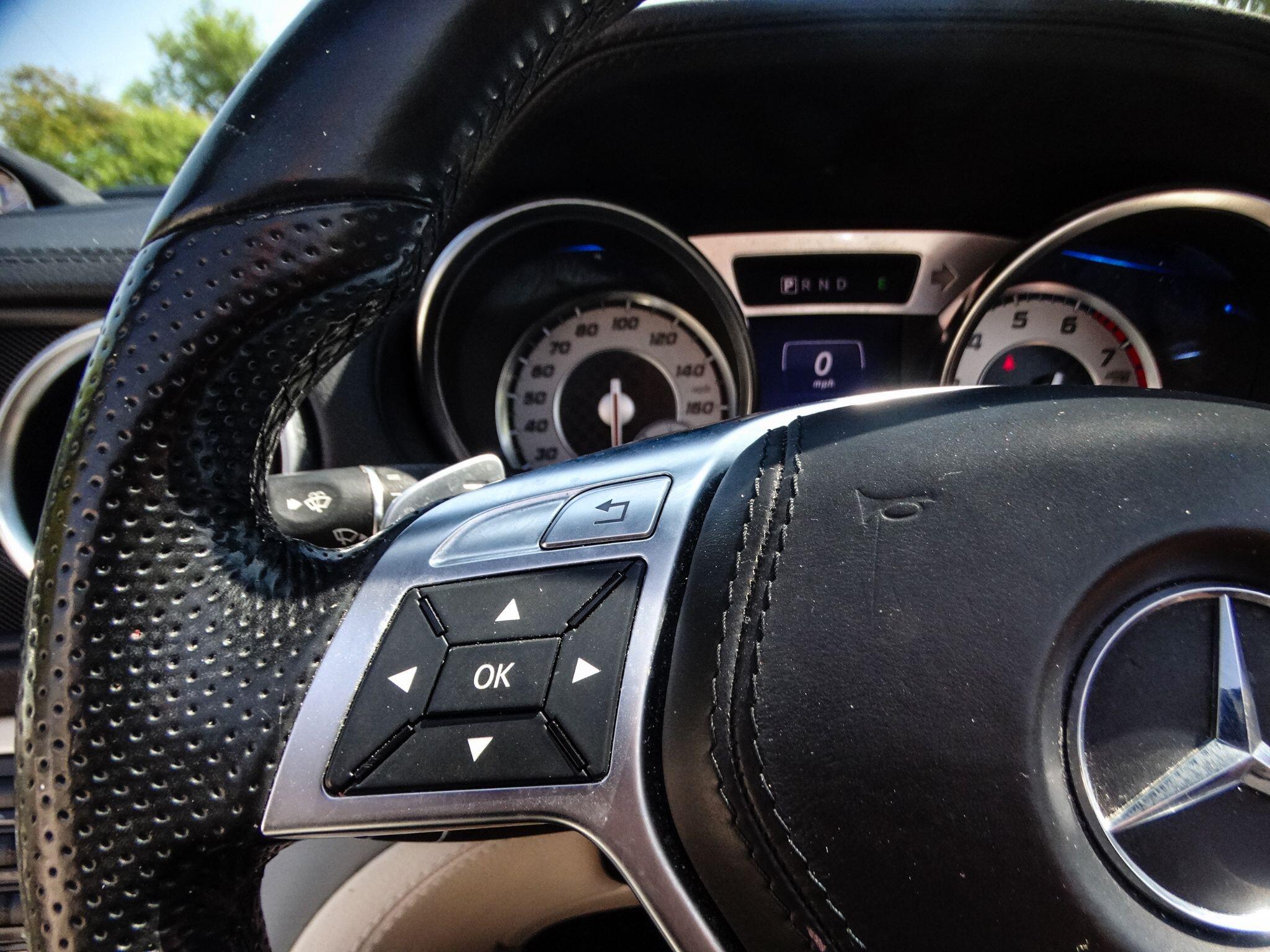 Mercedes-Benz SL view 29