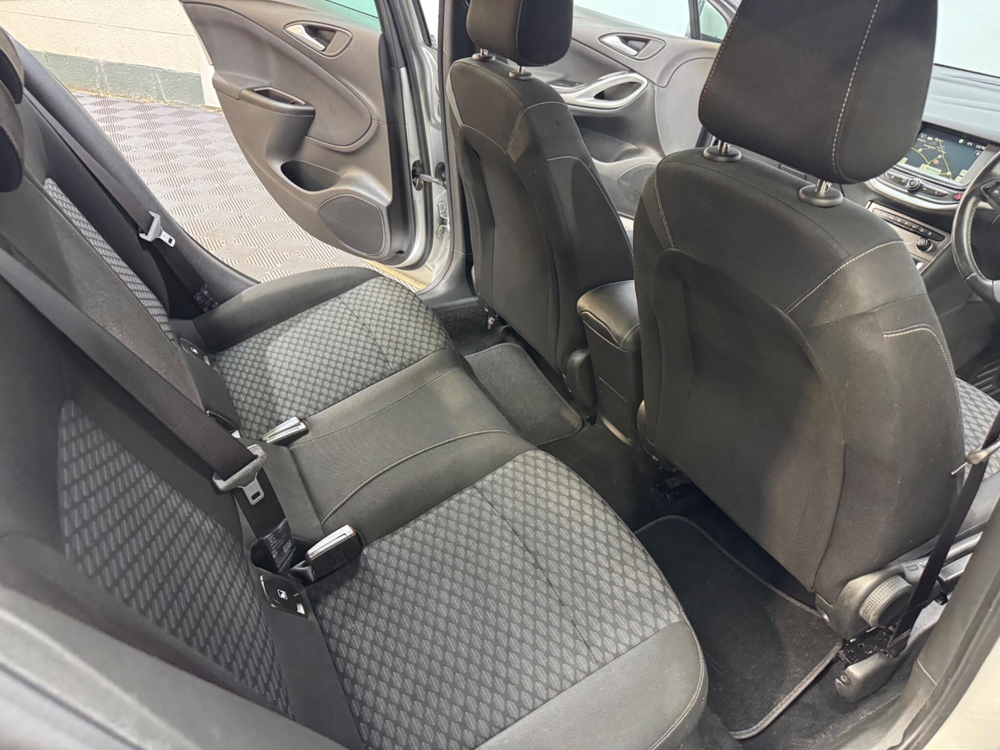 Vauxhall Astra view 35