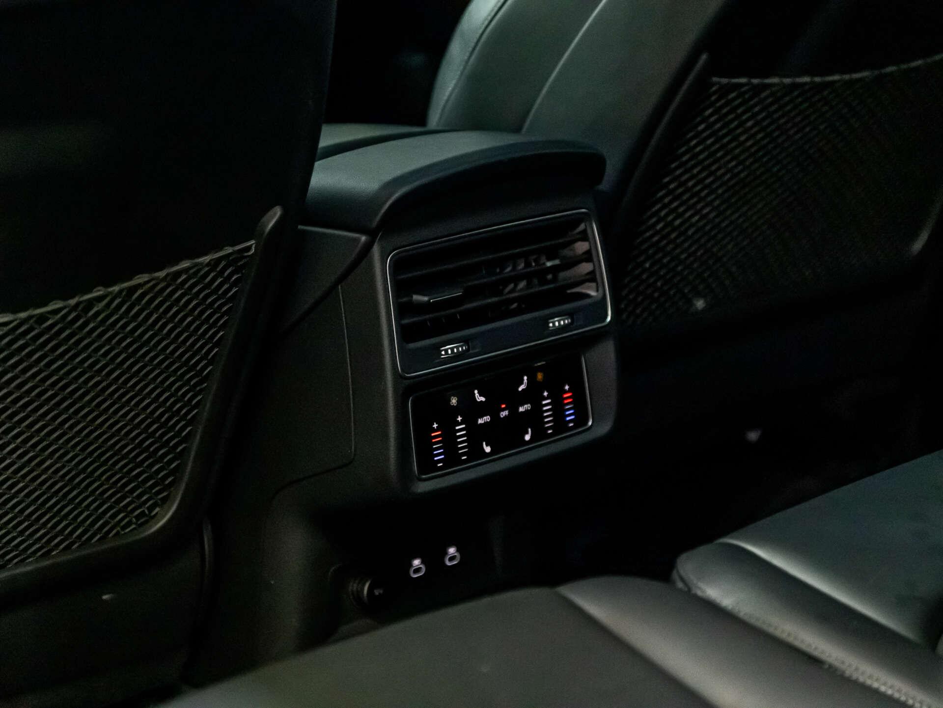 Audi Q7 view 50
