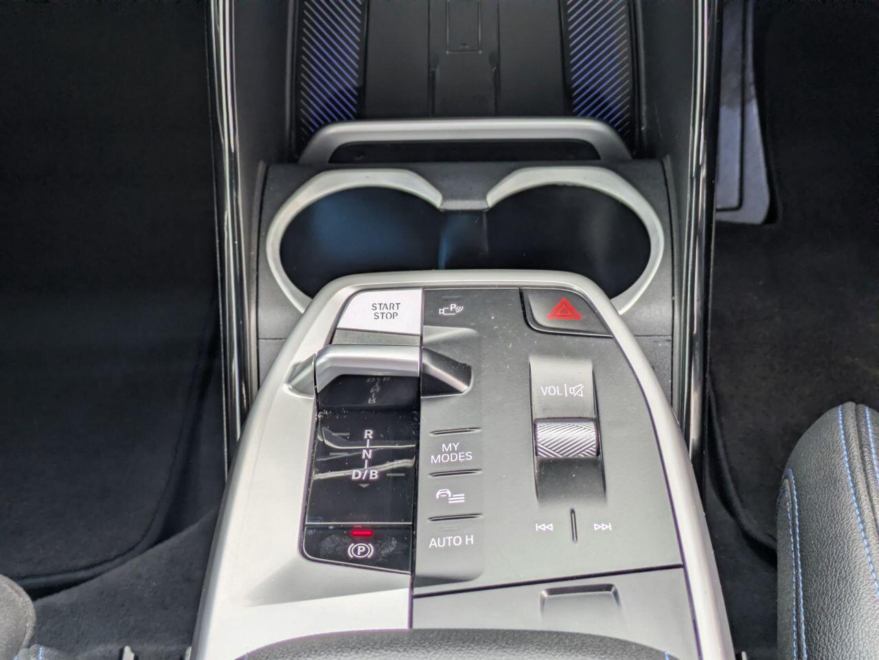 BMW Ix1 view 12
