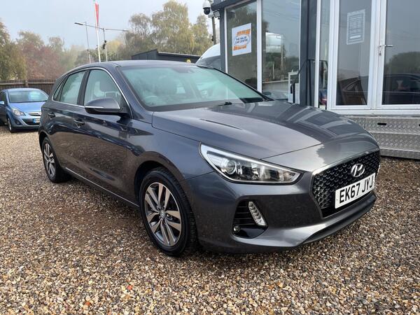 Grey 2017 Hyundai i30 Estate Front-wheel drive Manual