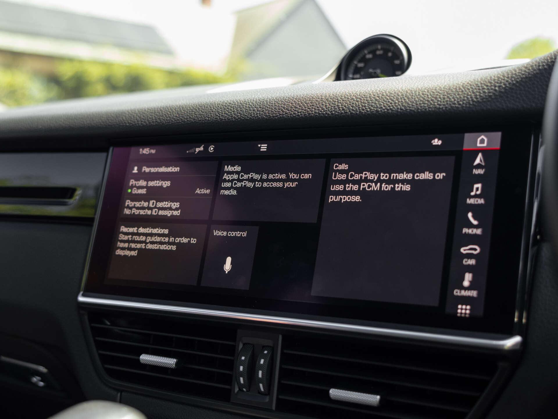Porsche Cayenne view 26