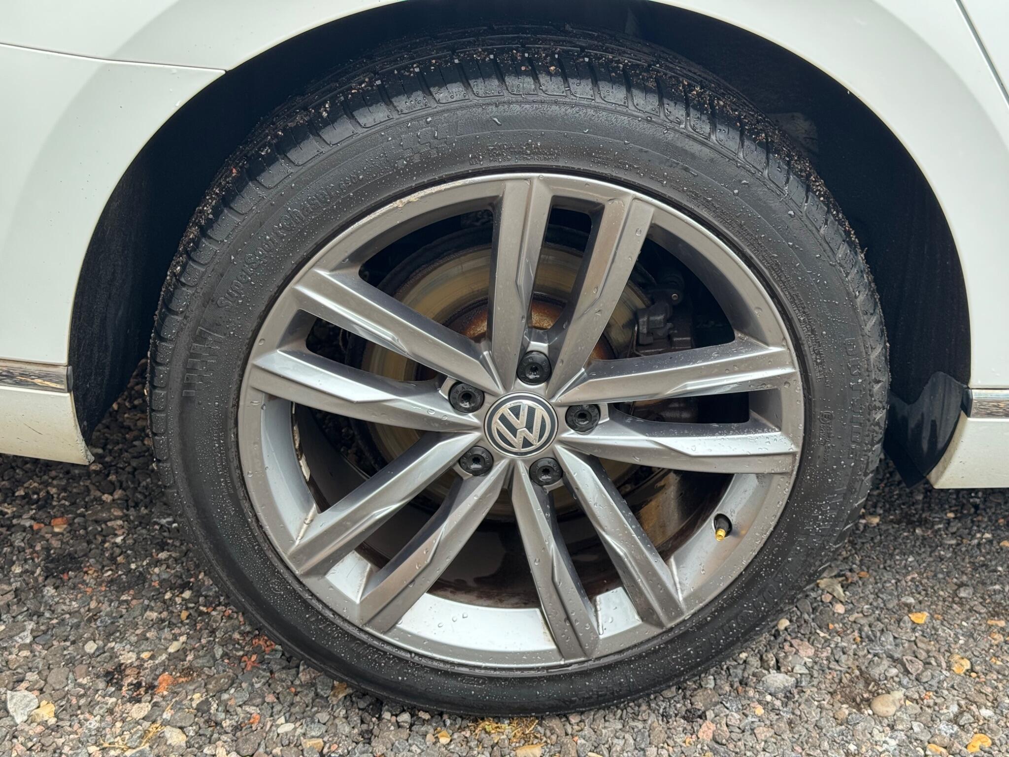 Volkswagen Passat view 49