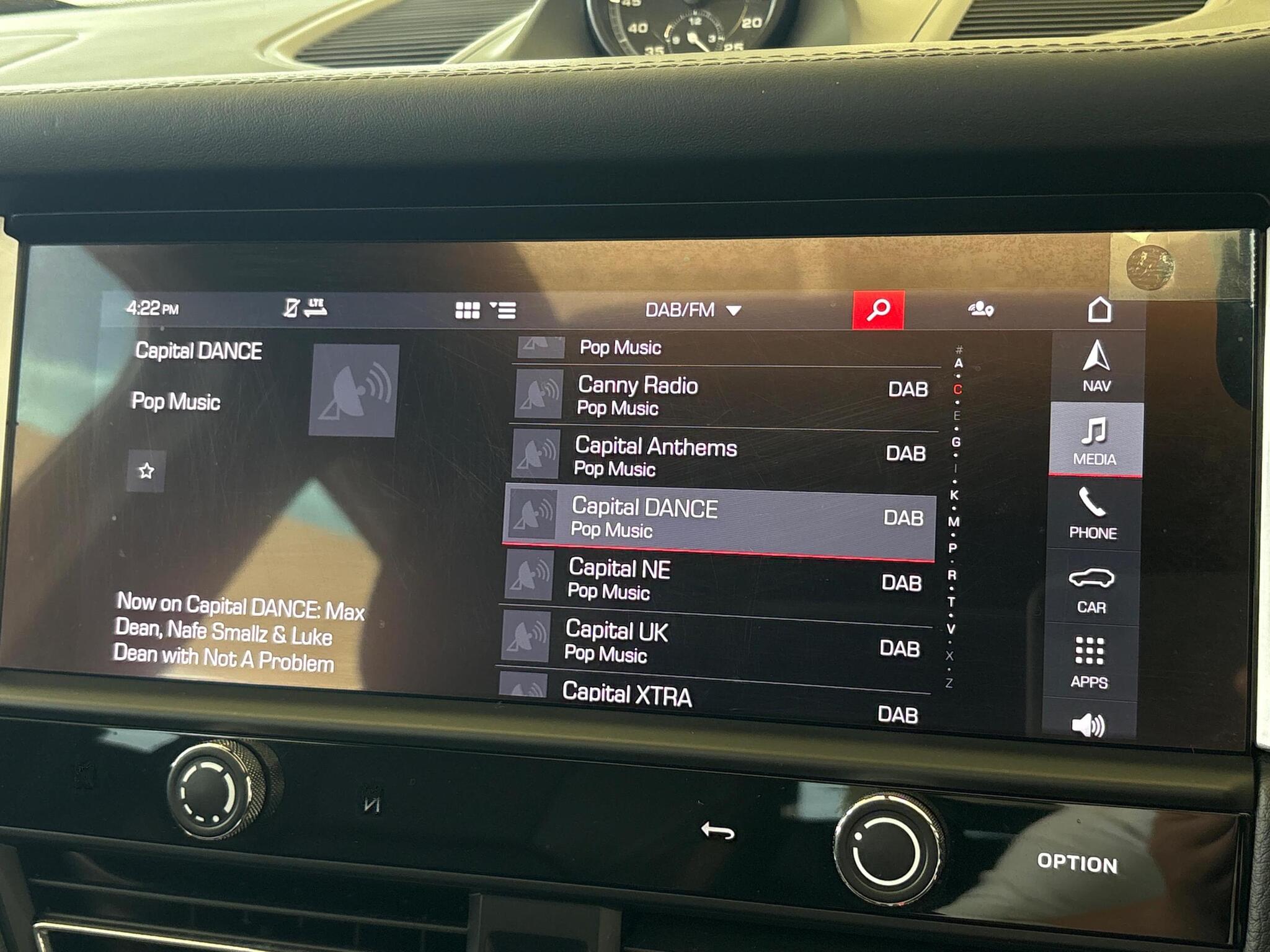Porsche Macan view 27