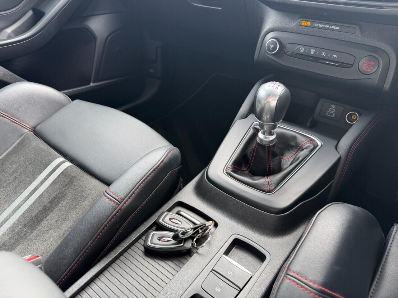 Ford Focus view 25