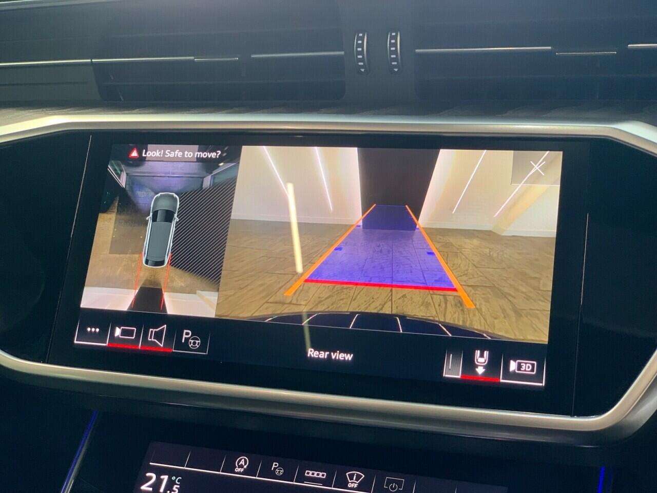 Audi S6 Avant view 45