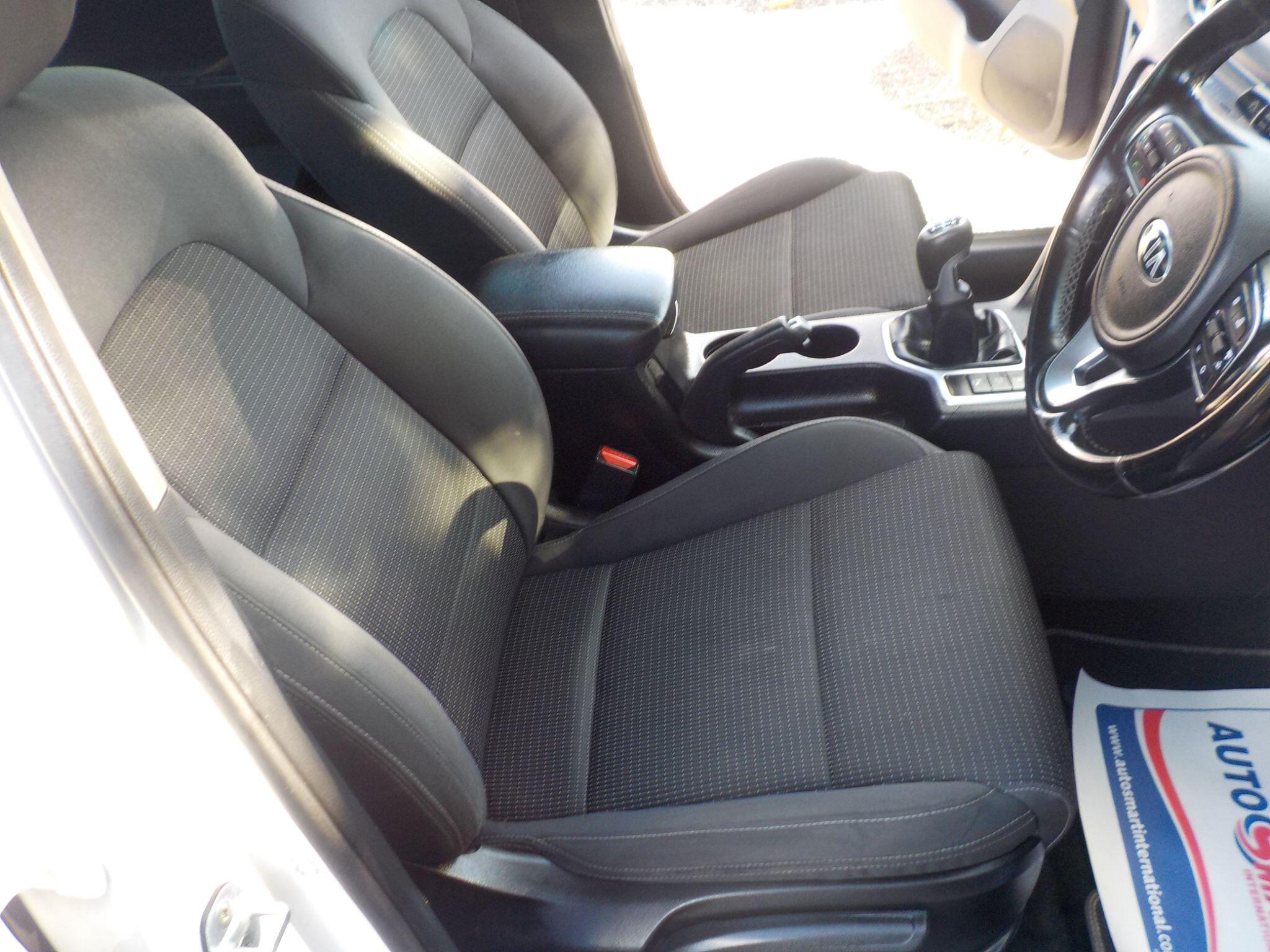 Kia Sportage 1.7 CRDi 2 Euro 6 (s/s) 5dr