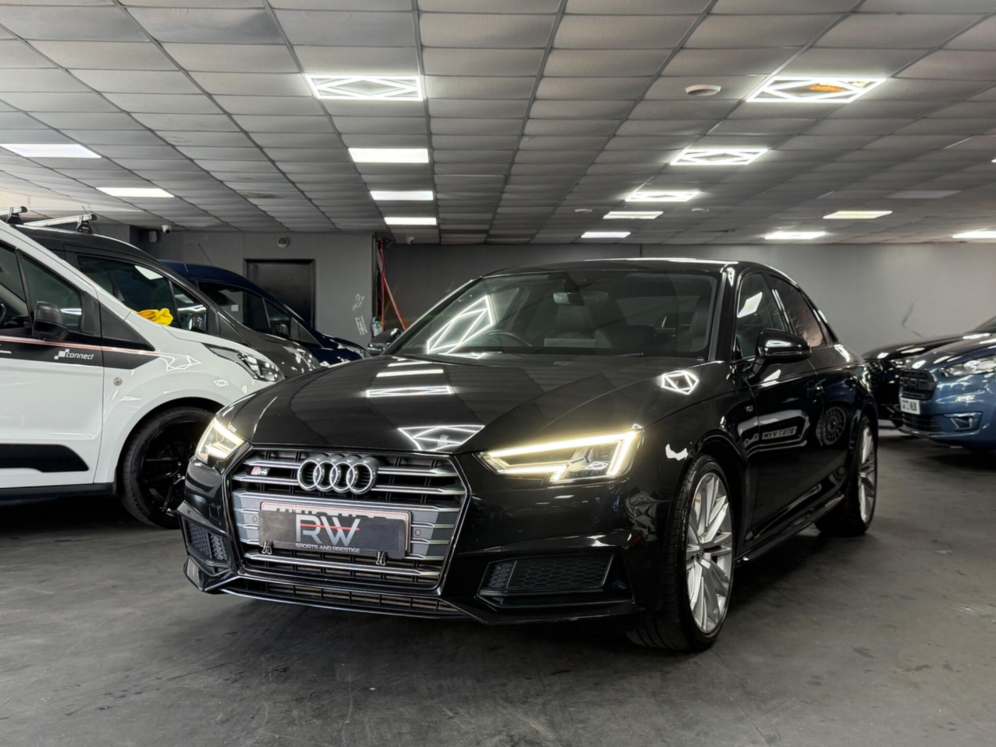 Audi S4 view 12