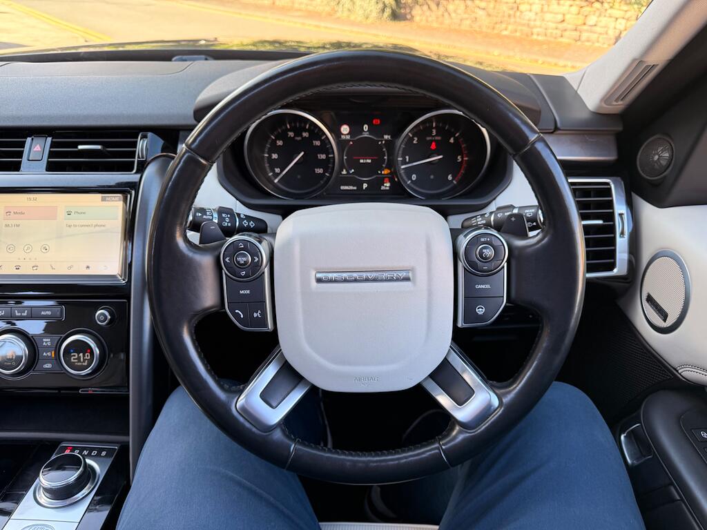Land Rover Discovery view 36
