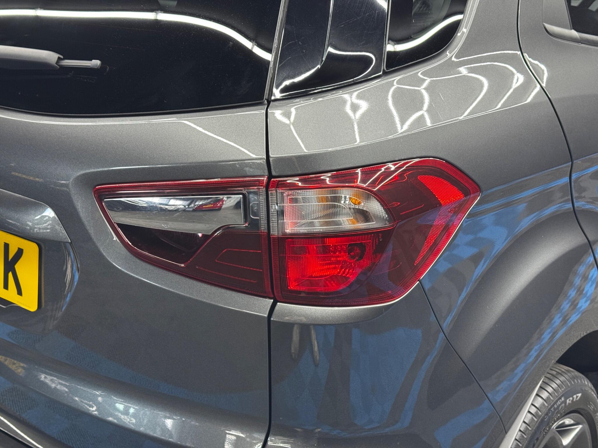 Ford Ecosport view 45