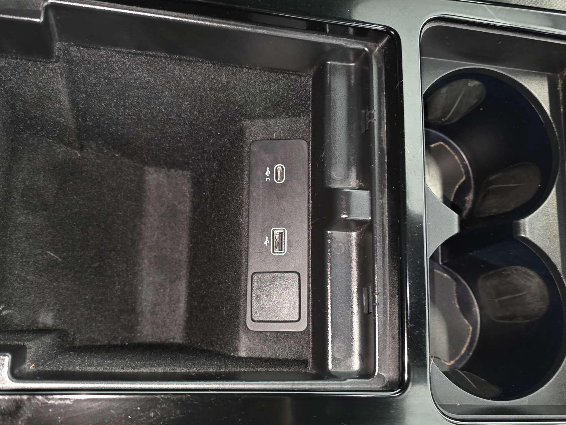 Land Rover Range Rover Evoque view 31
