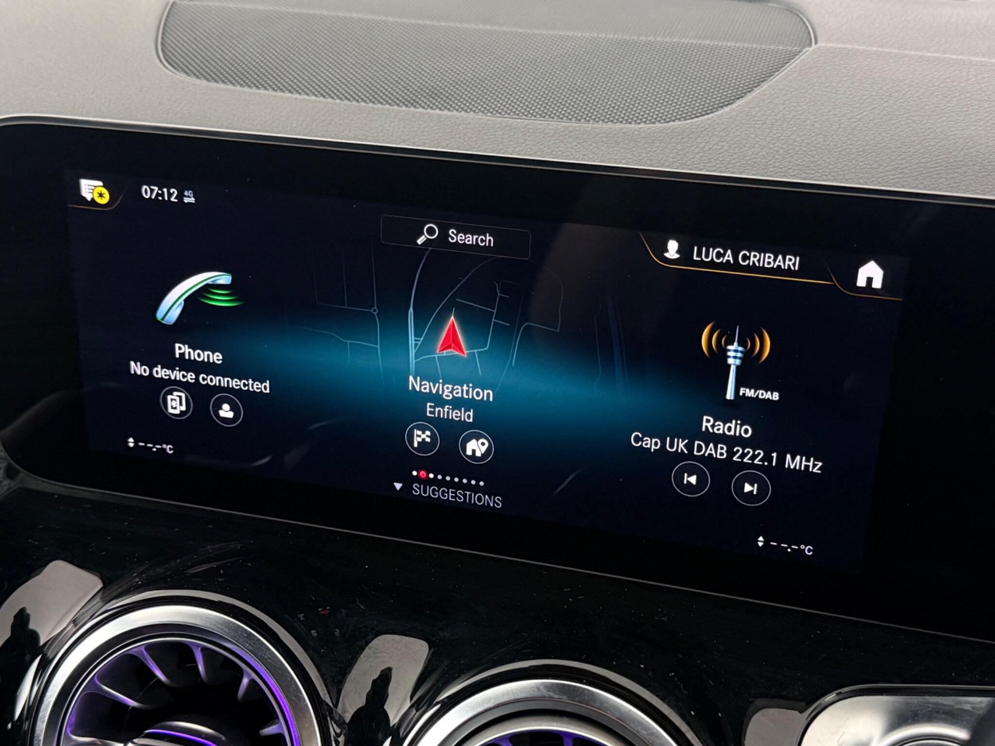 Mercedes-Benz GLB view 25