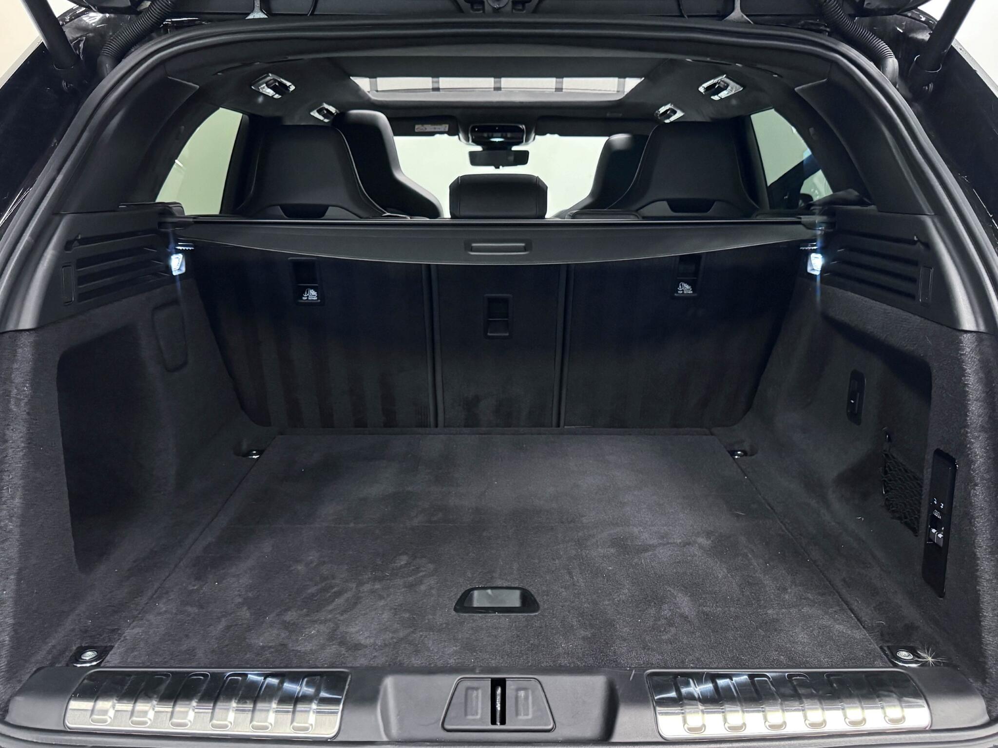 Land Rover Range Rover Sport view 12