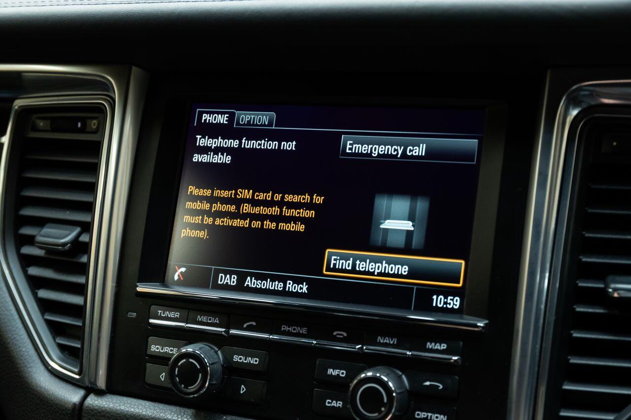Porsche Macan view 25