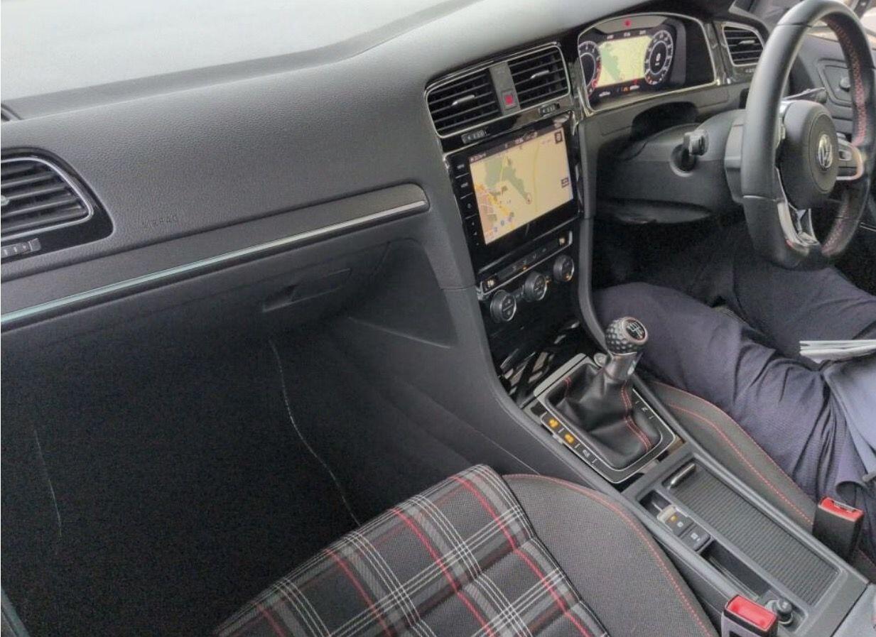 Volkswagen Golf view 5