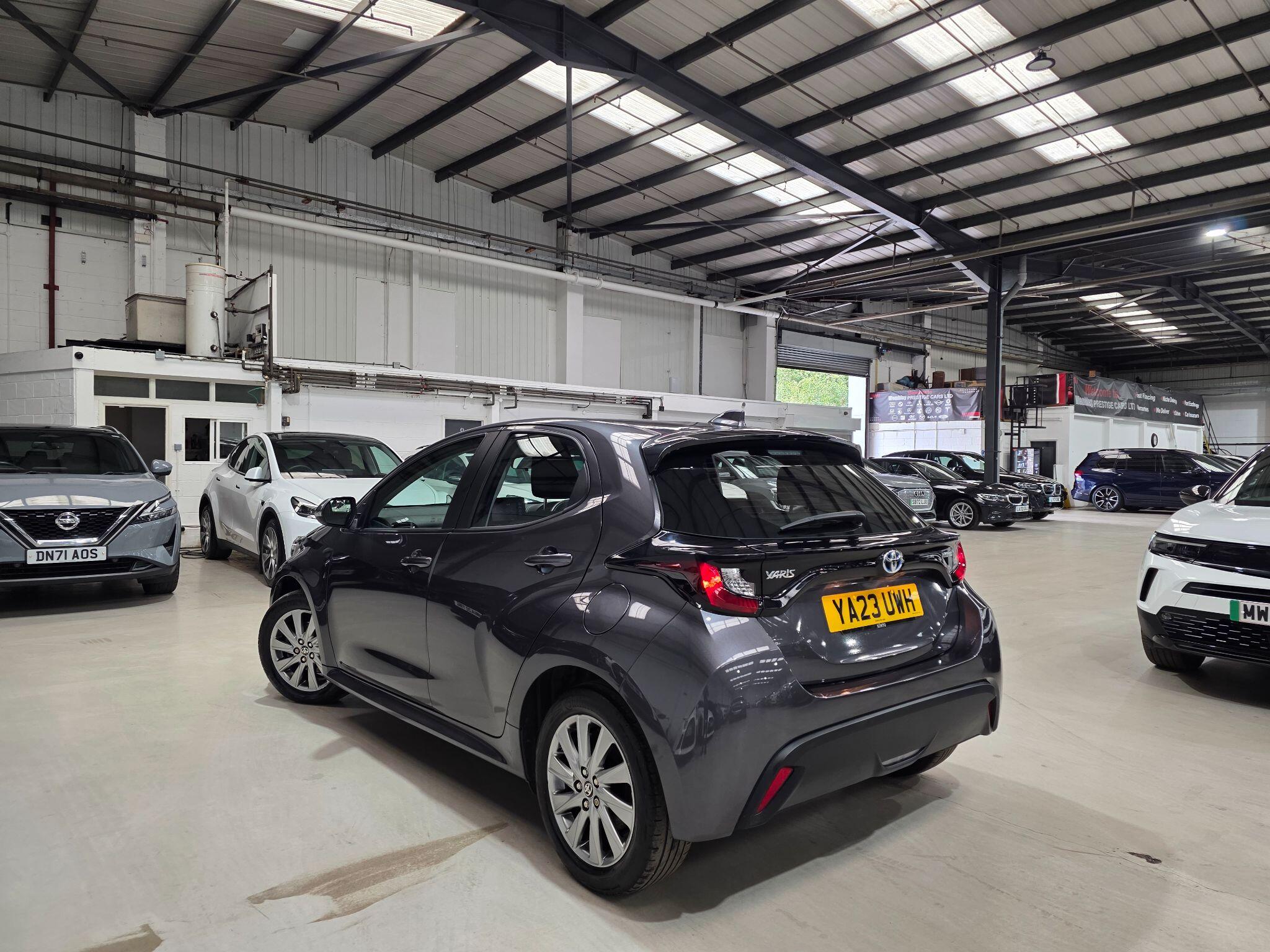 Toyota Yaris view 24