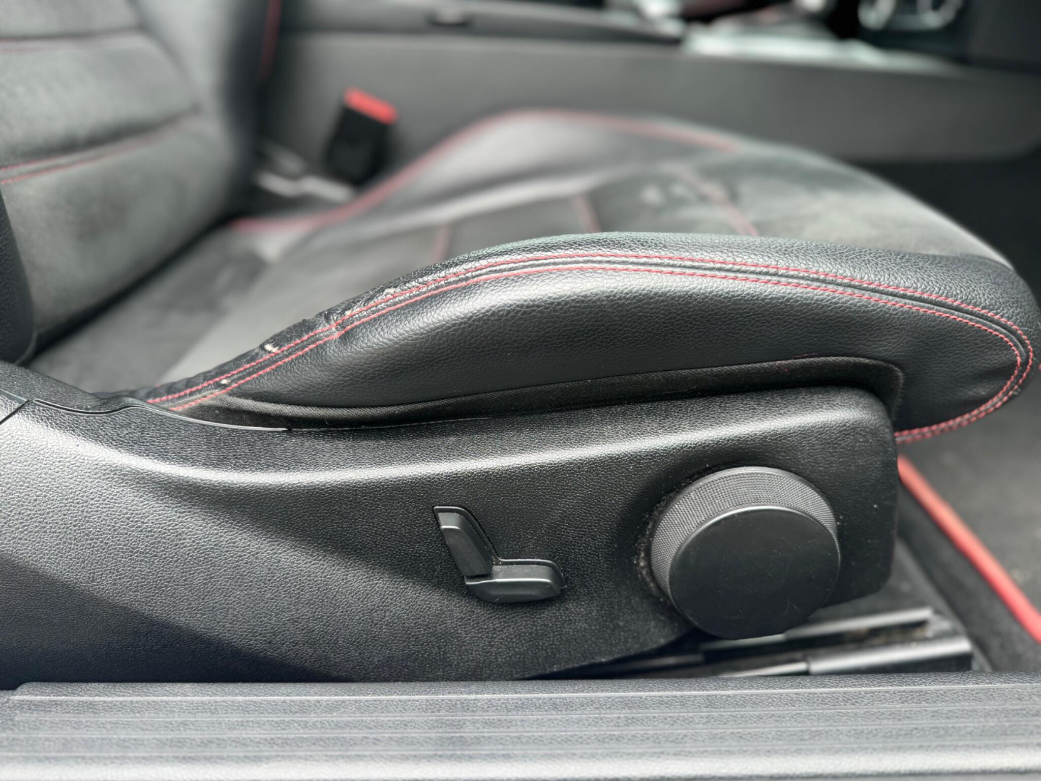 Mercedes-Benz C-Class view 42