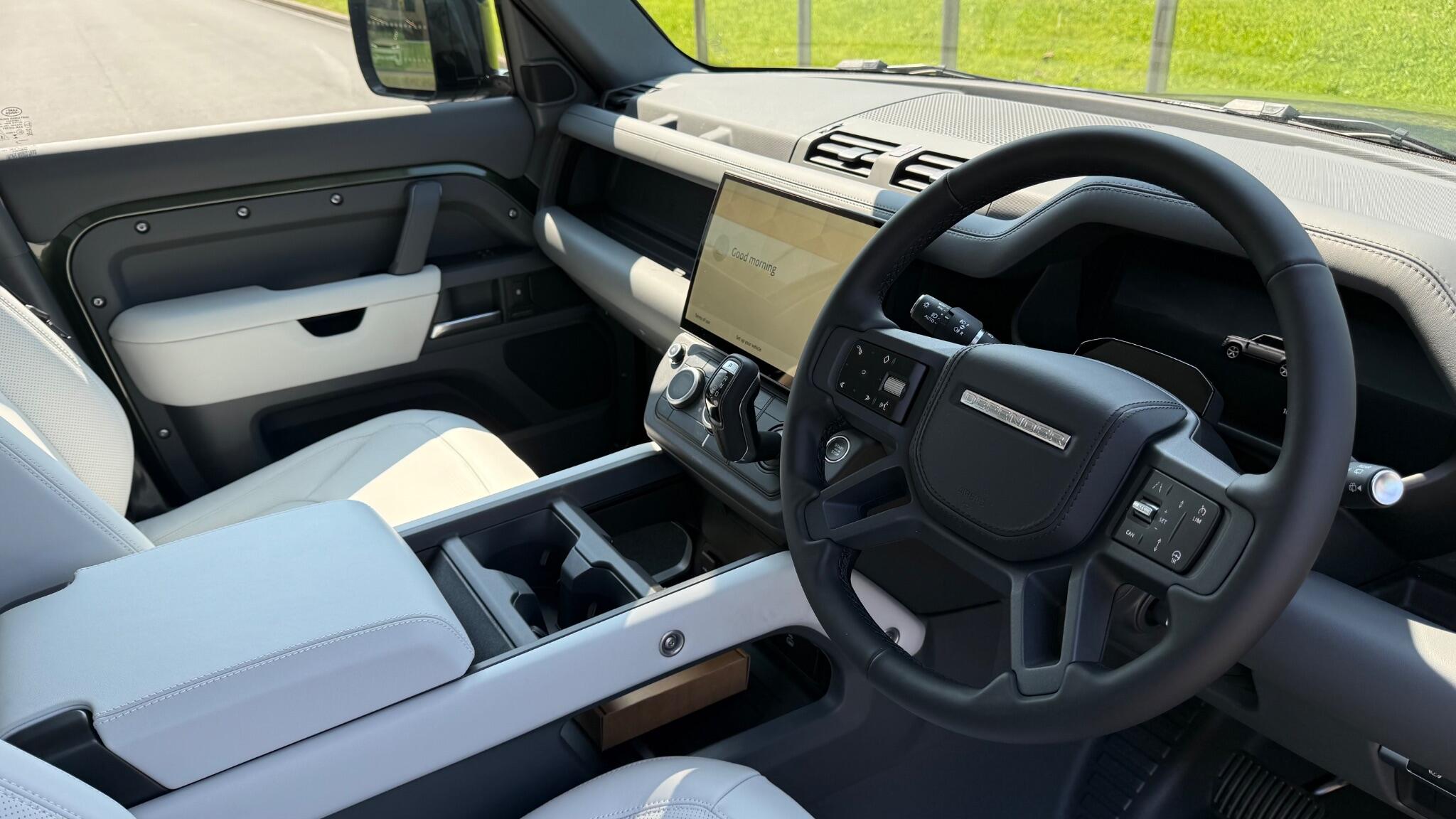 Land Rover Defender view 4
