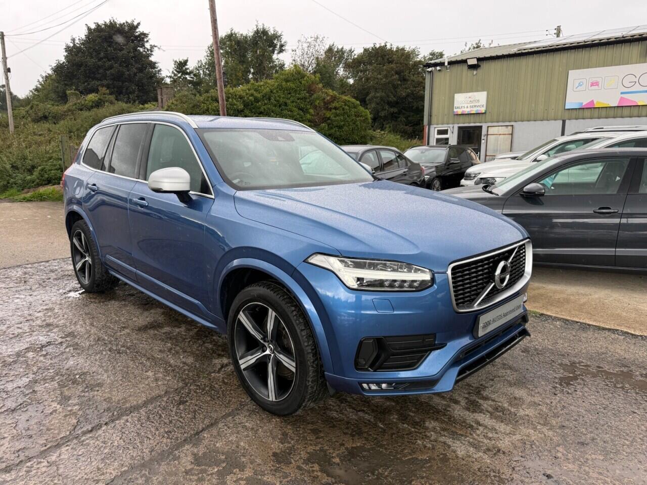 Volvo XC90 view 9