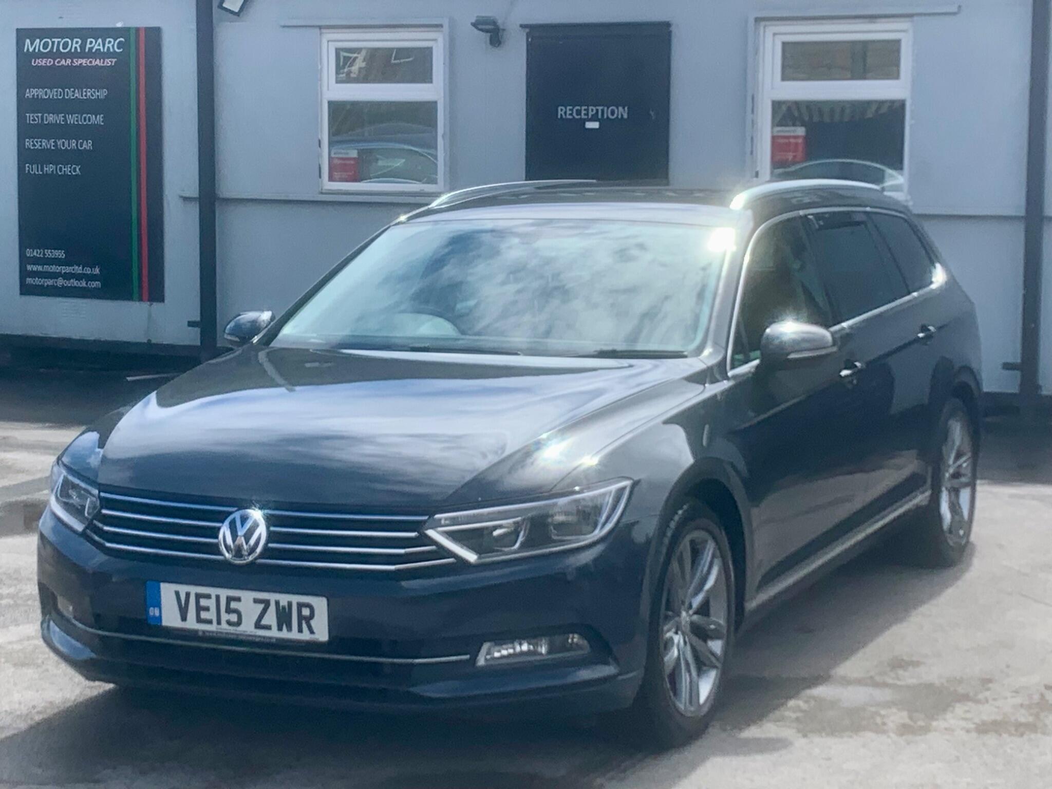 Volkswagen Passat view 3