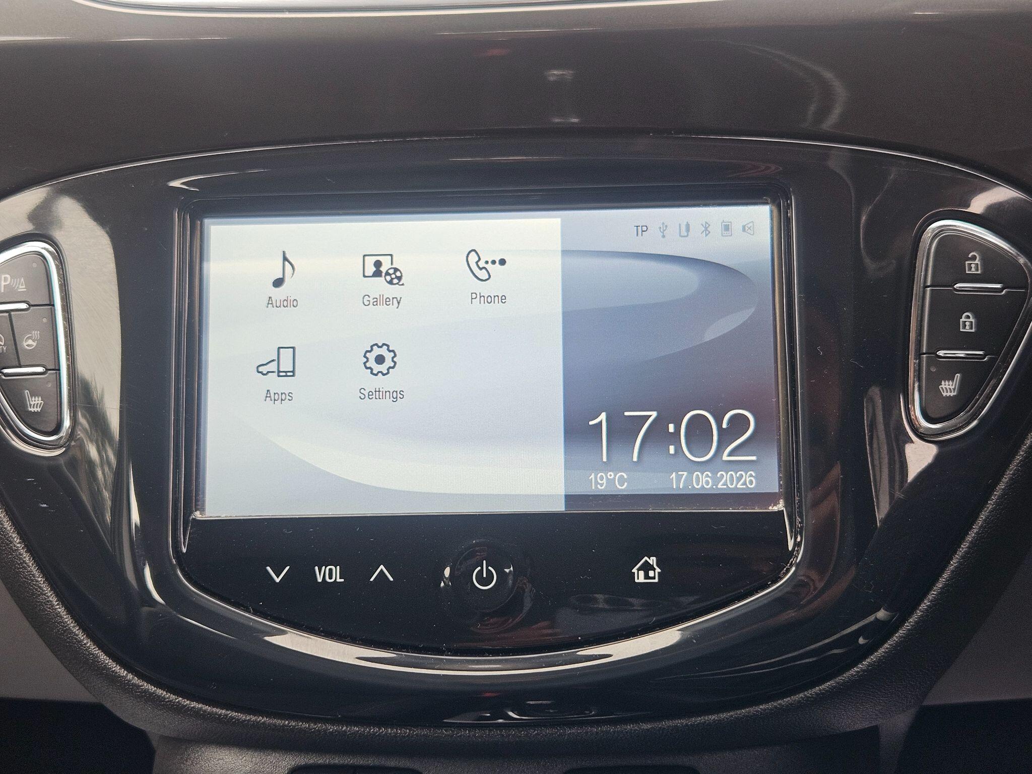 2015 Vauxhall Corsa image 26