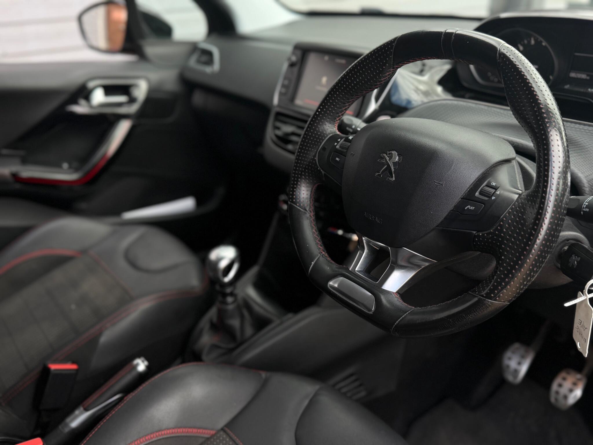 Peugeot 208 view 27