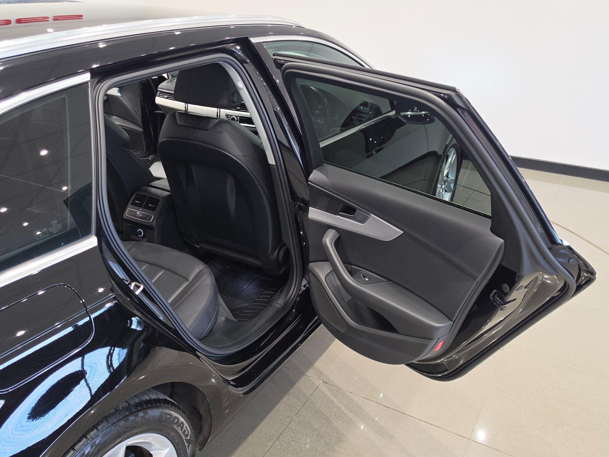 Audi A4 view 48