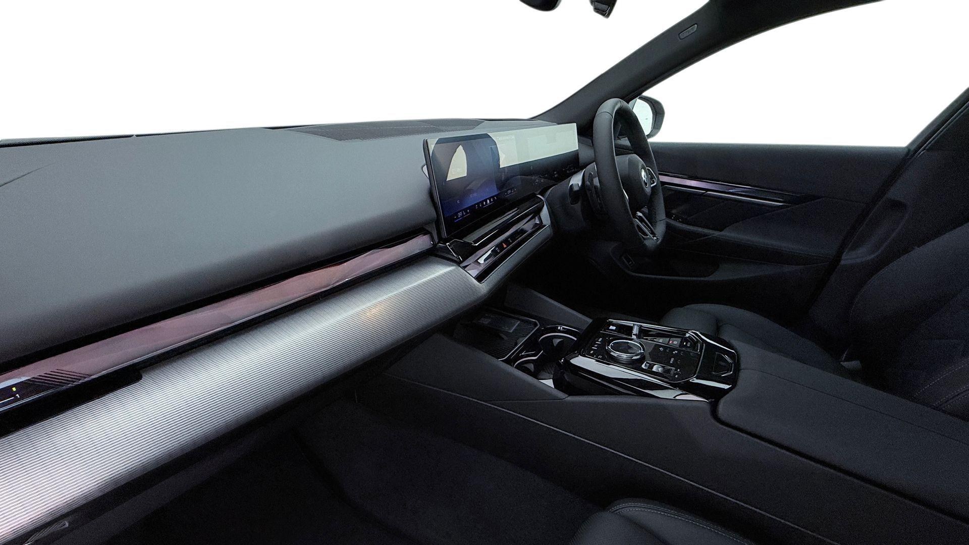 BMW 5 Series view 7