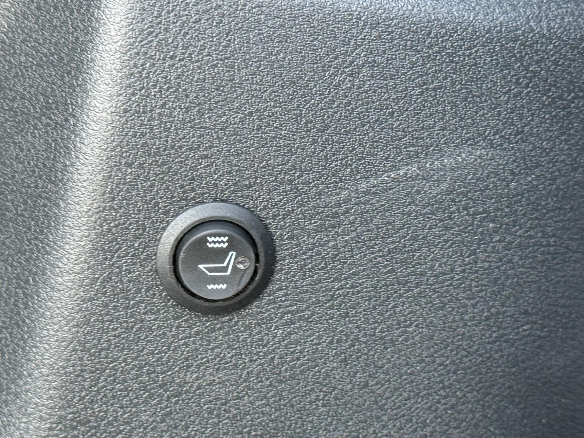 Volkswagen Tiguan - Image 38