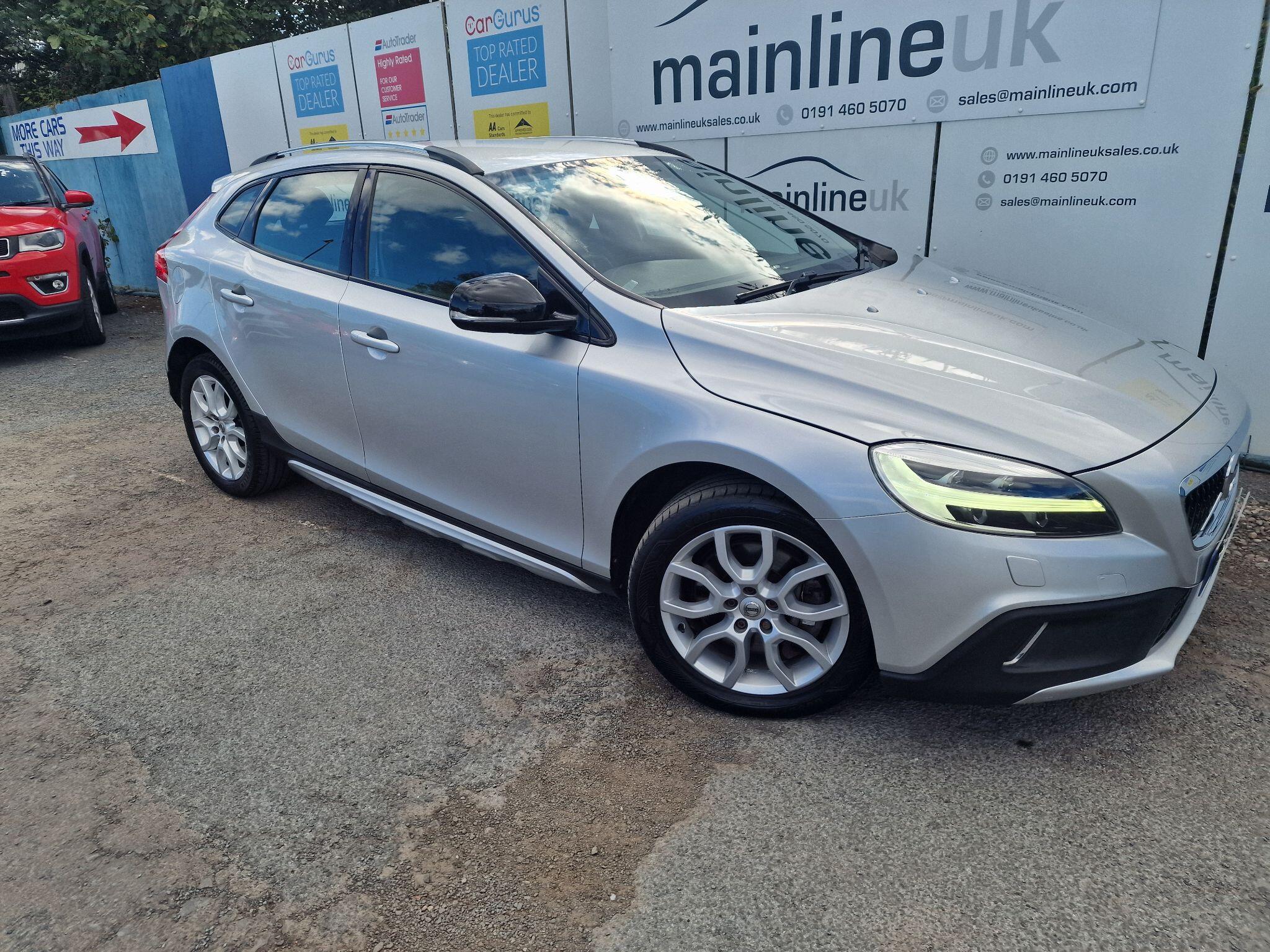 Volvo V40 Cross Country view 6