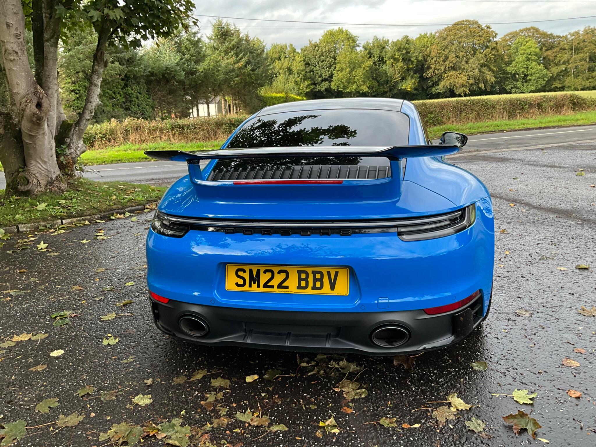 Porsche 911 view 4