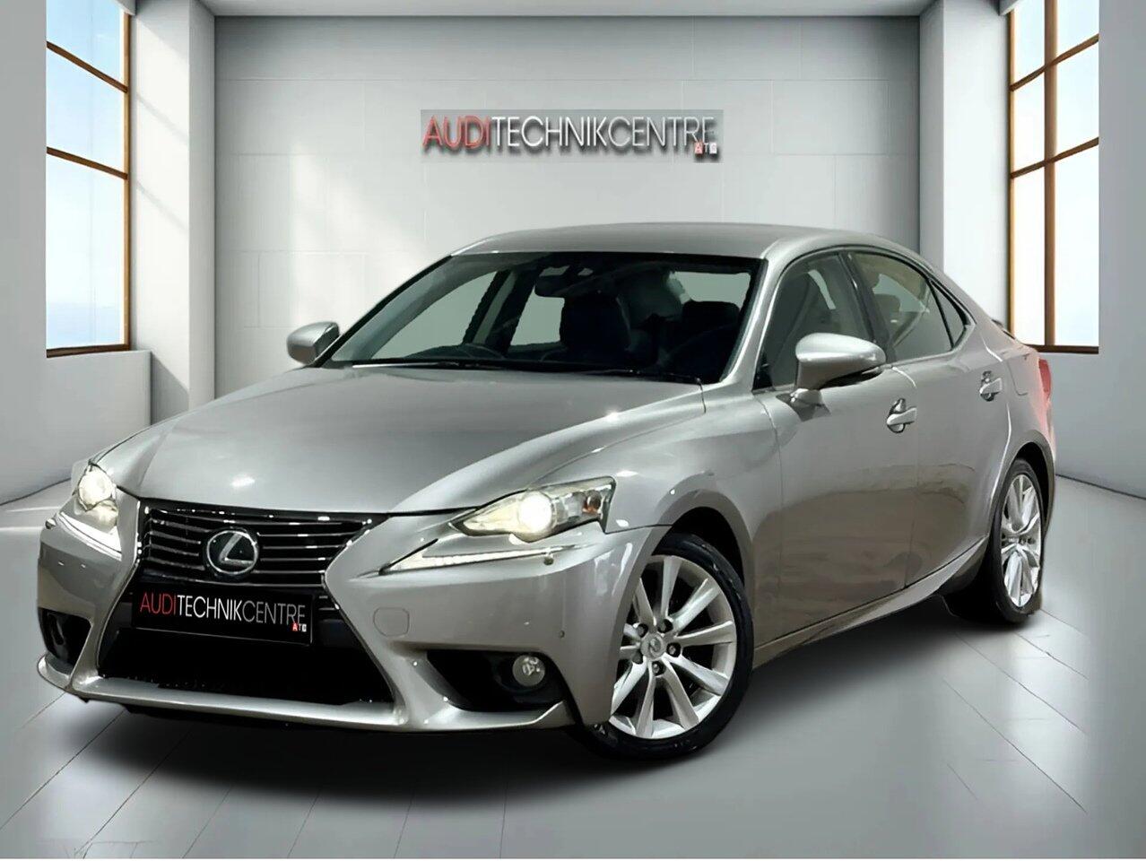 Lexus IS view 3