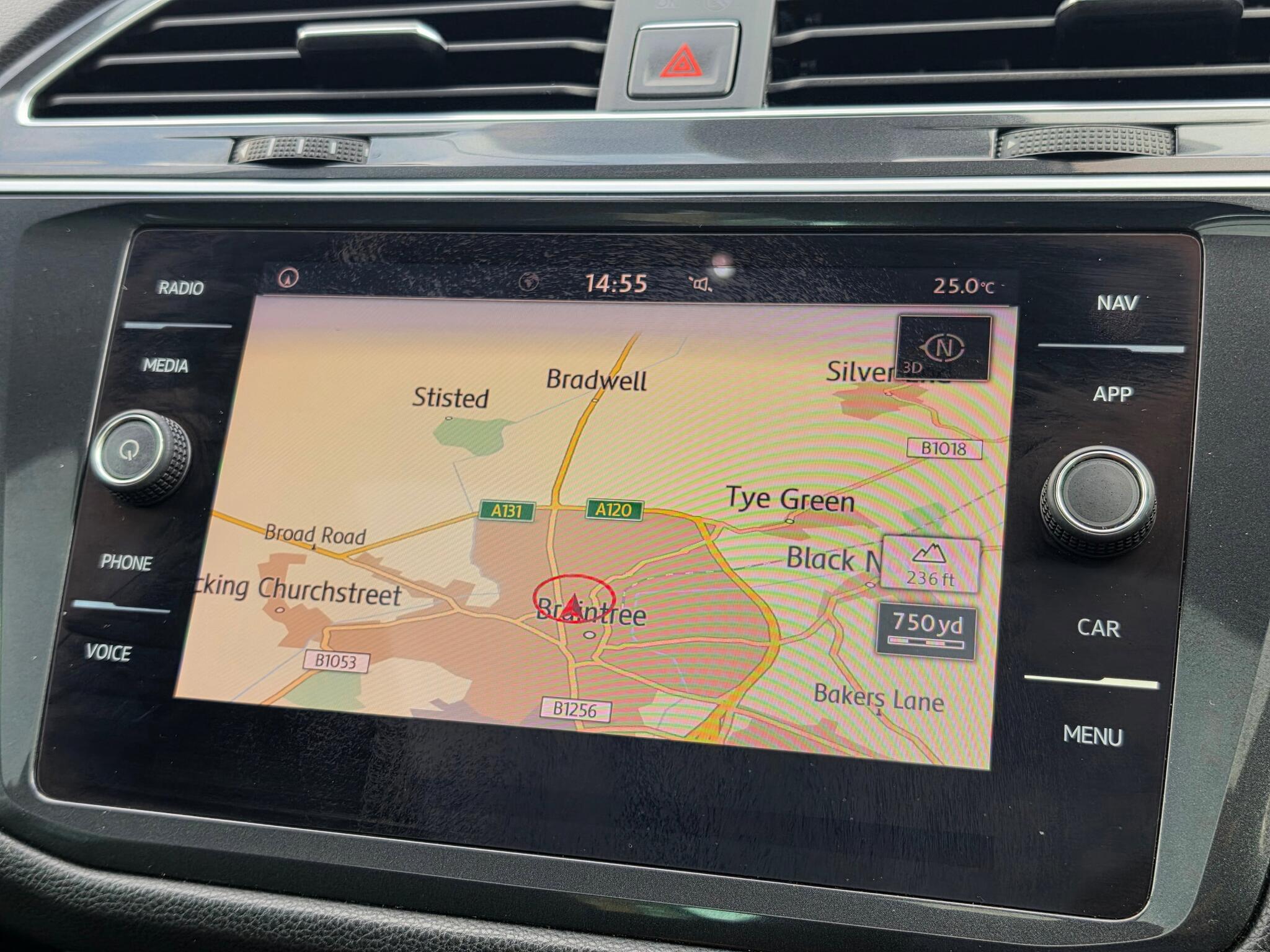 Volkswagen Tiguan view 30