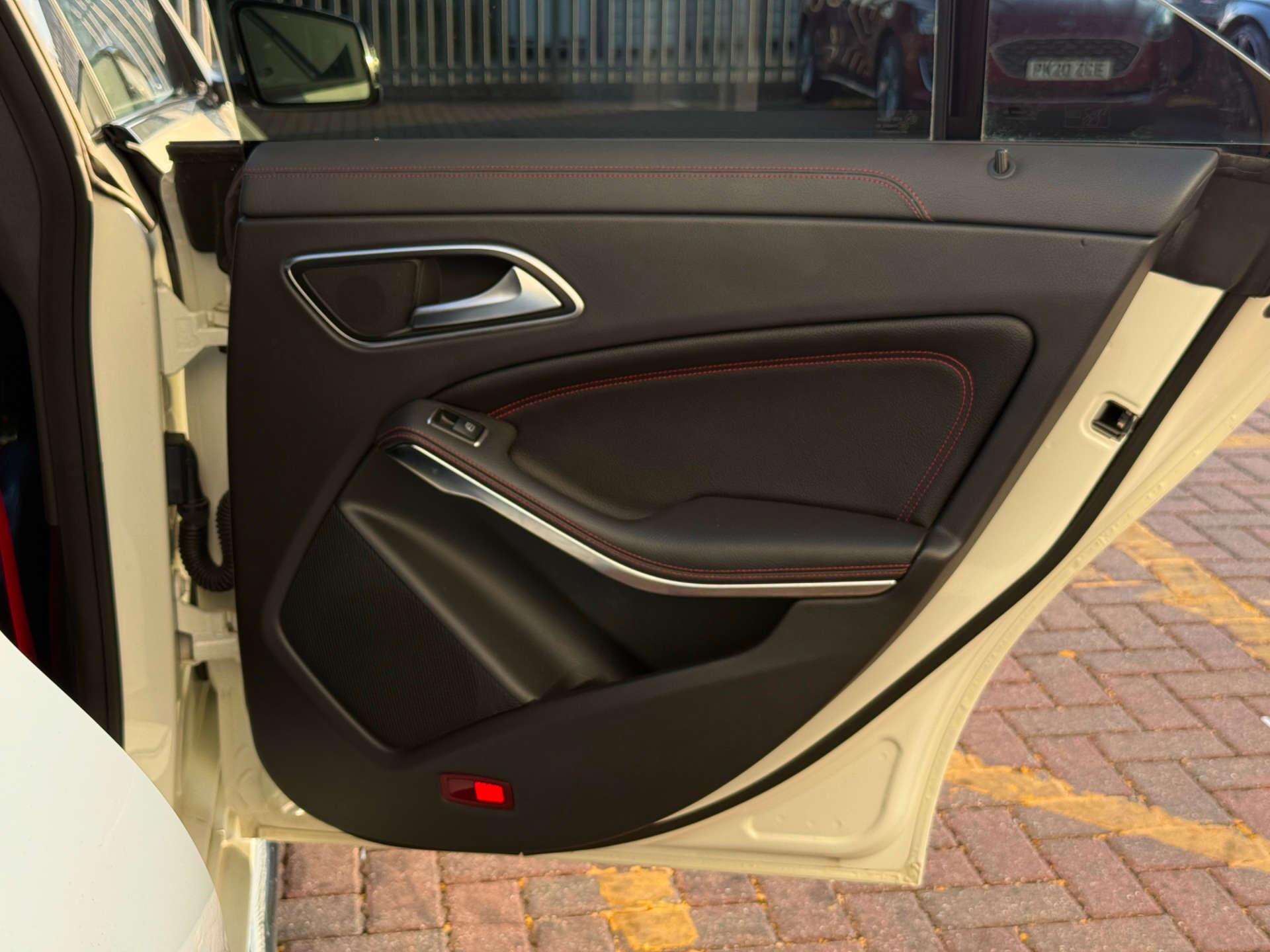 Mercedes-Benz Cla view 27