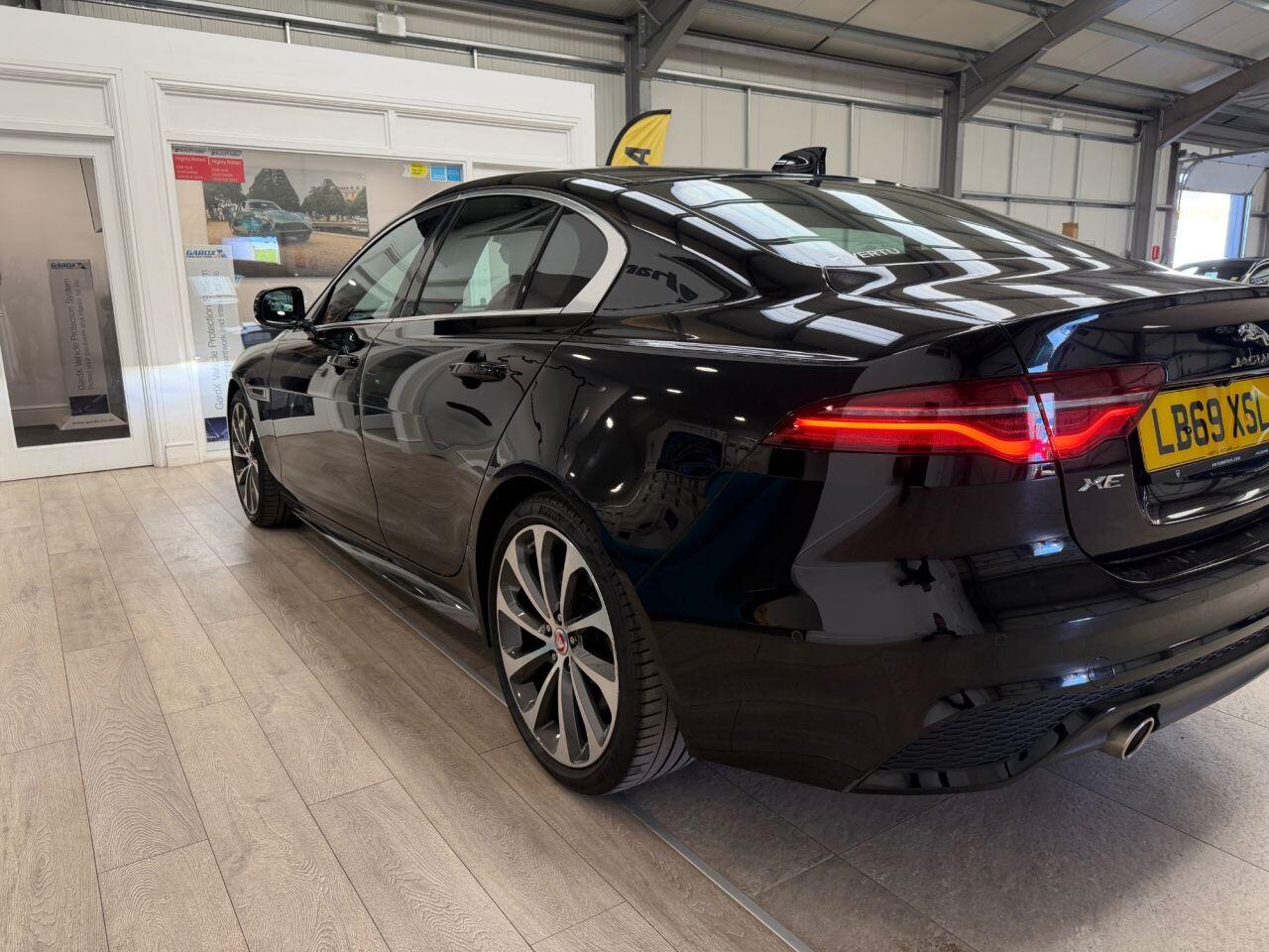 Jaguar Xe view 13