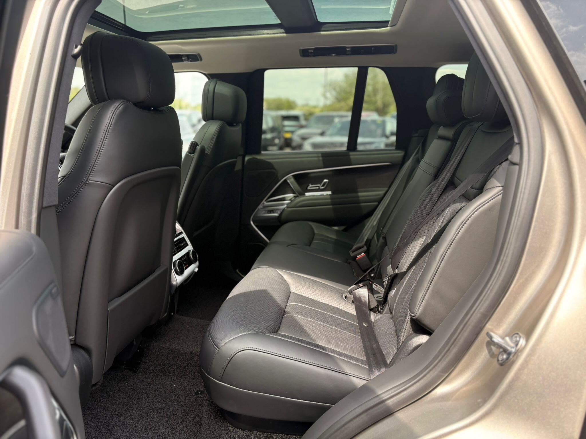 Land Rover Range Rover view 25
