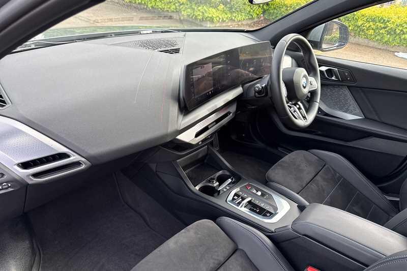 BMW 1 Series view 13