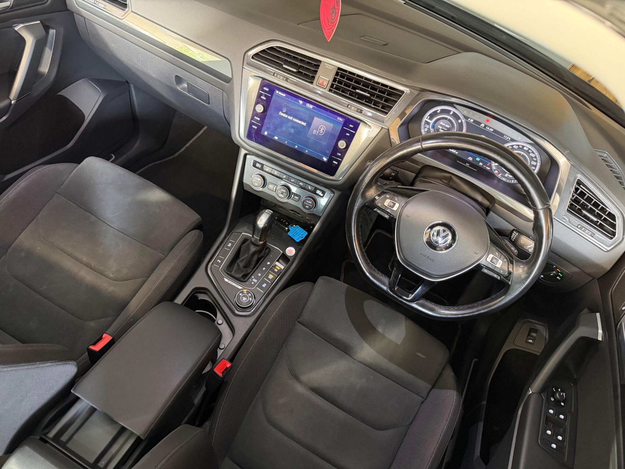 Volkswagen Tiguan Allspace view 19