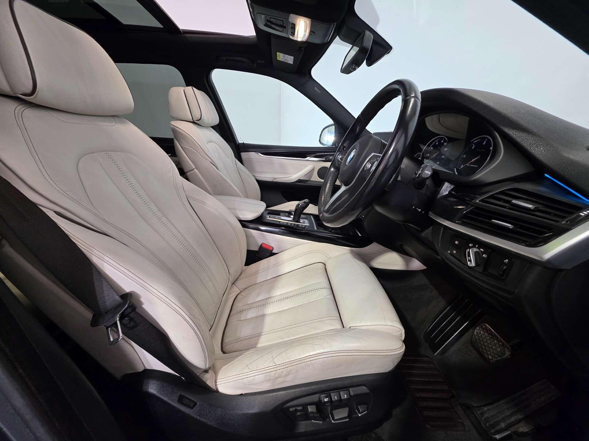 BMW X5 view 11