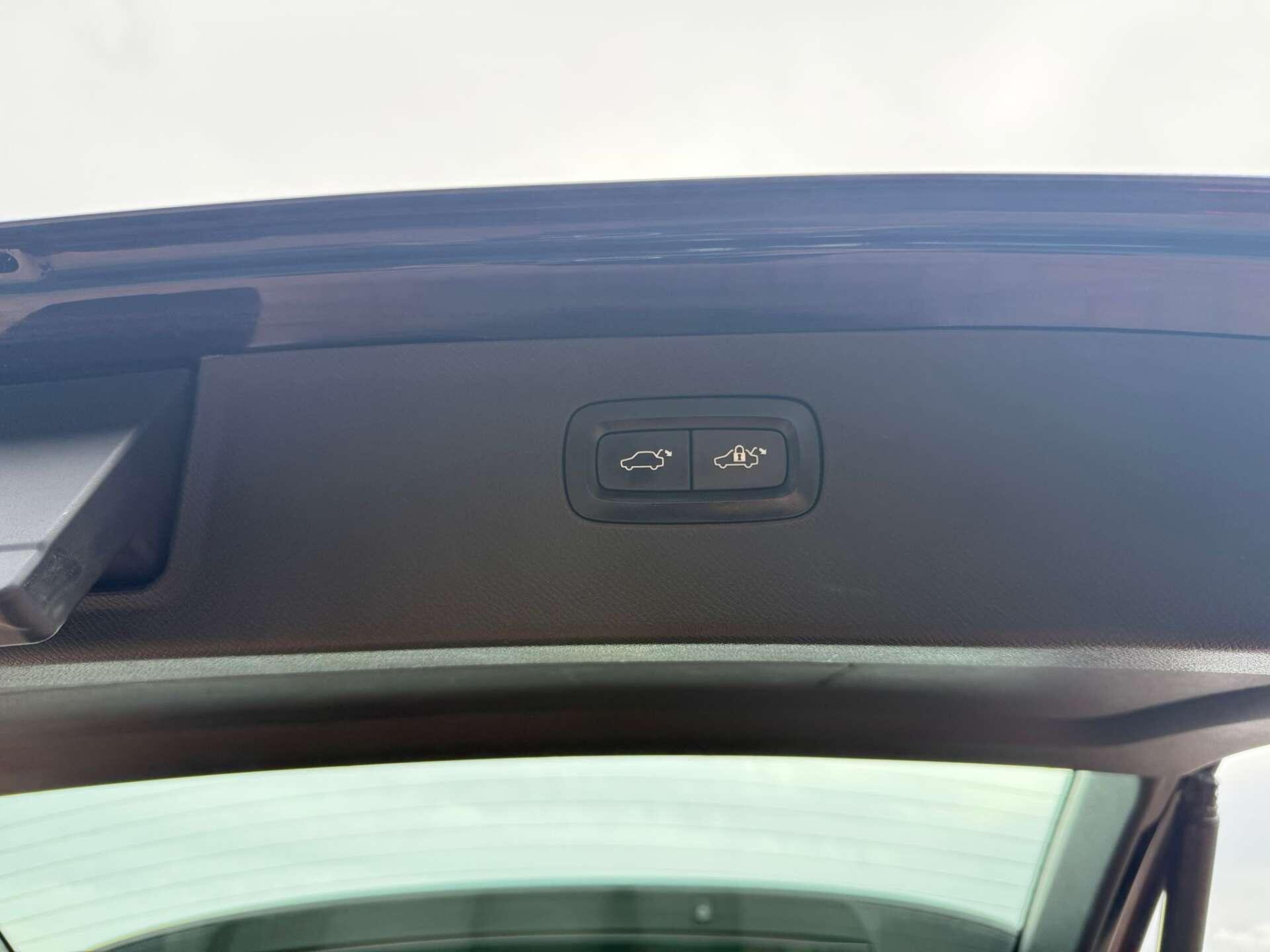 Volvo XC90 view 44