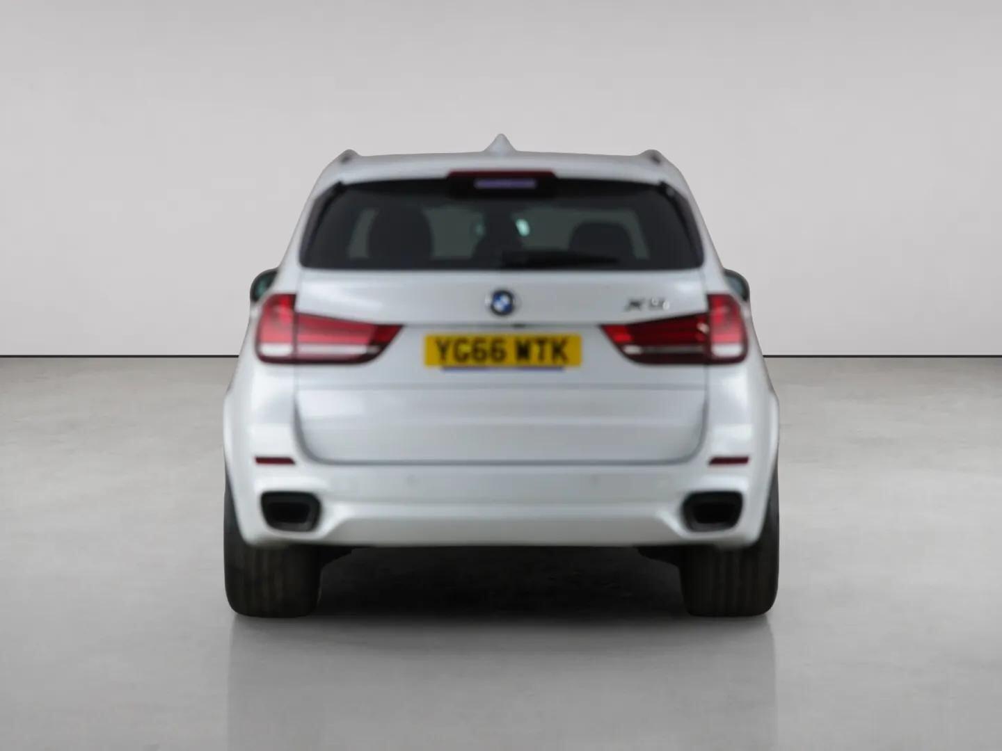 BMW X5 view 7