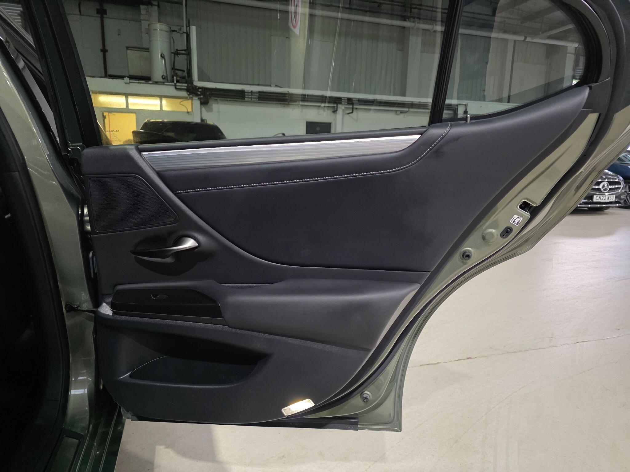 Lexus Es view 24