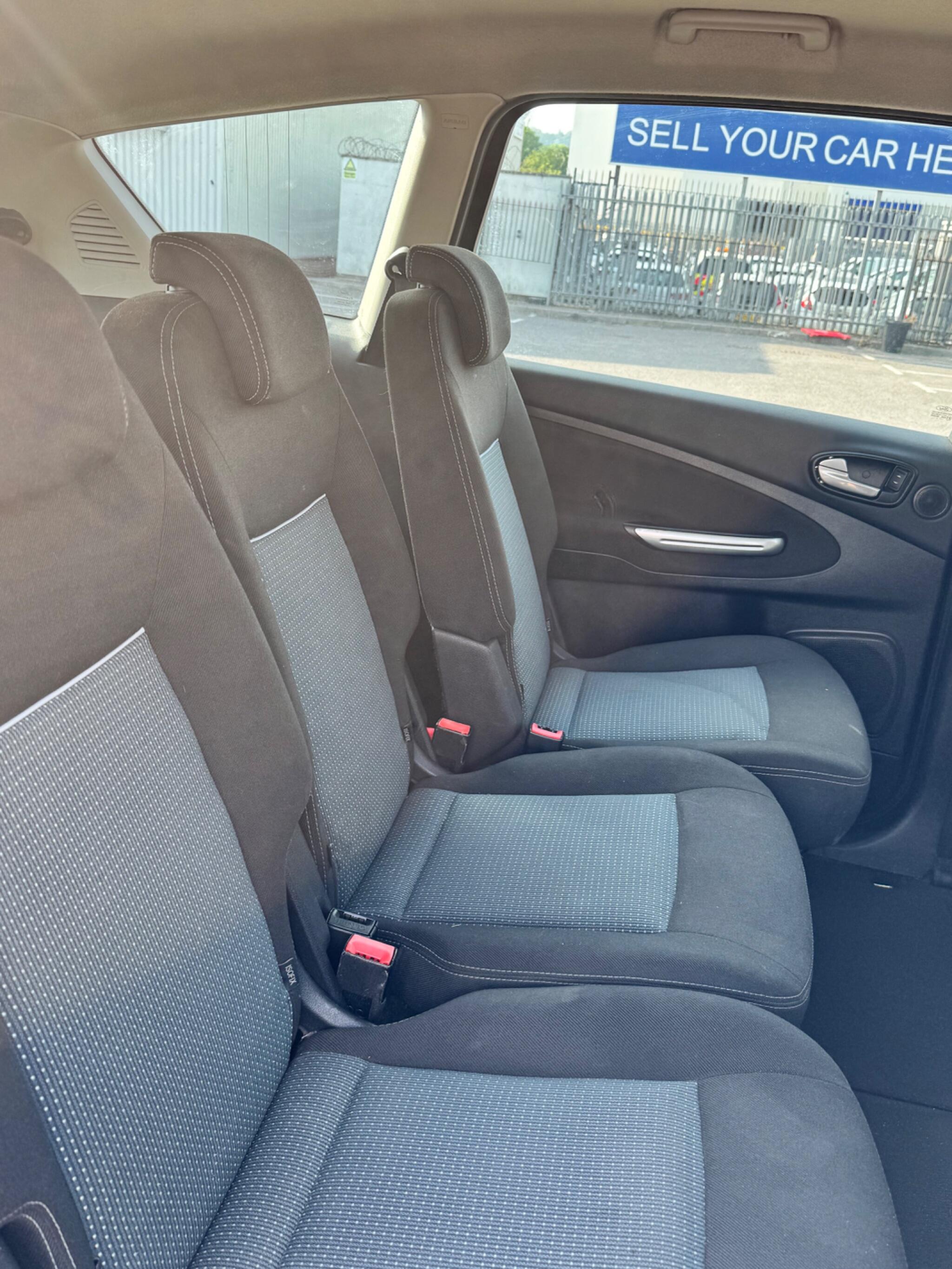 Ford S-Max view 33