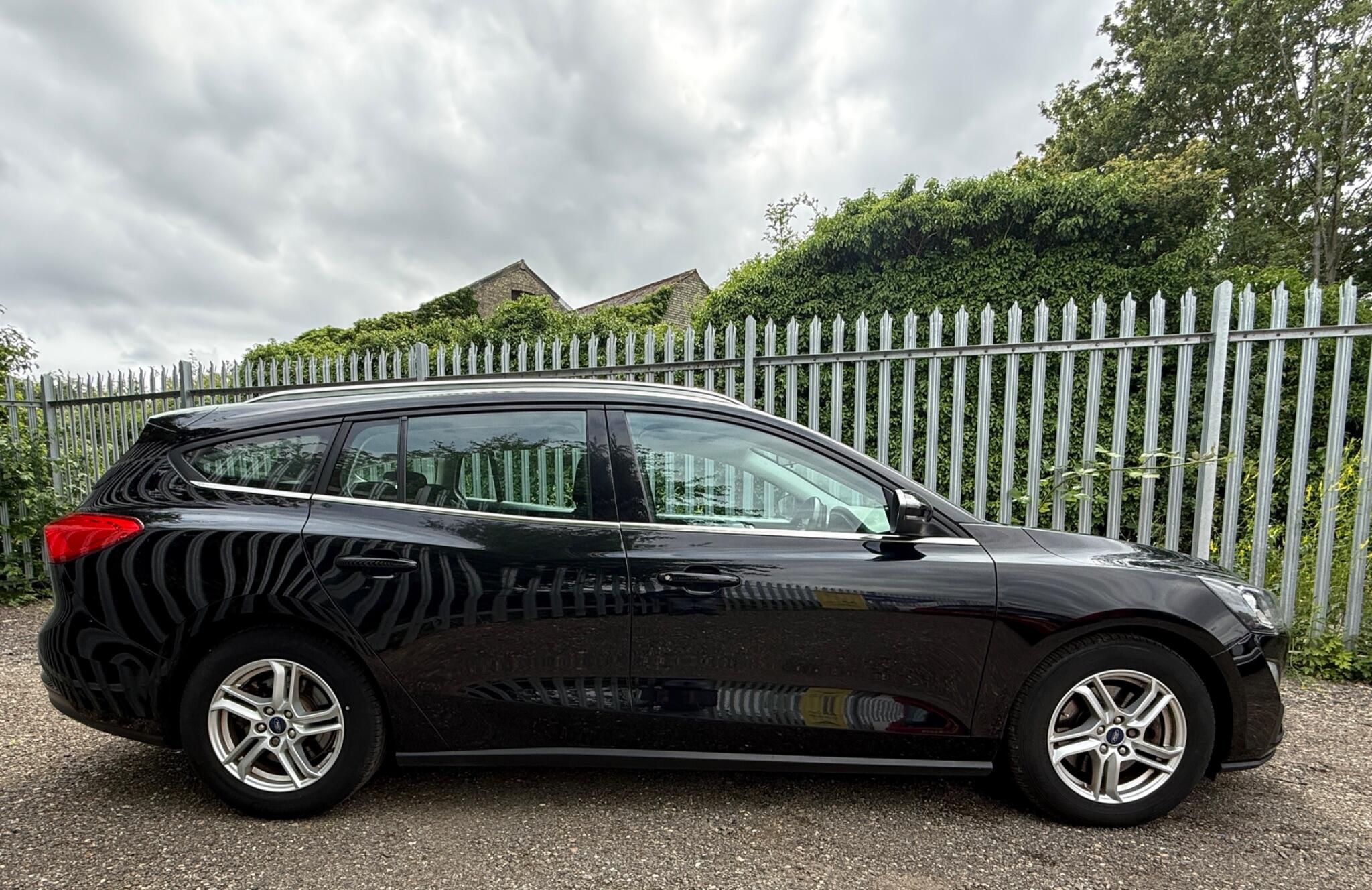 2019 Ford Focus image 17