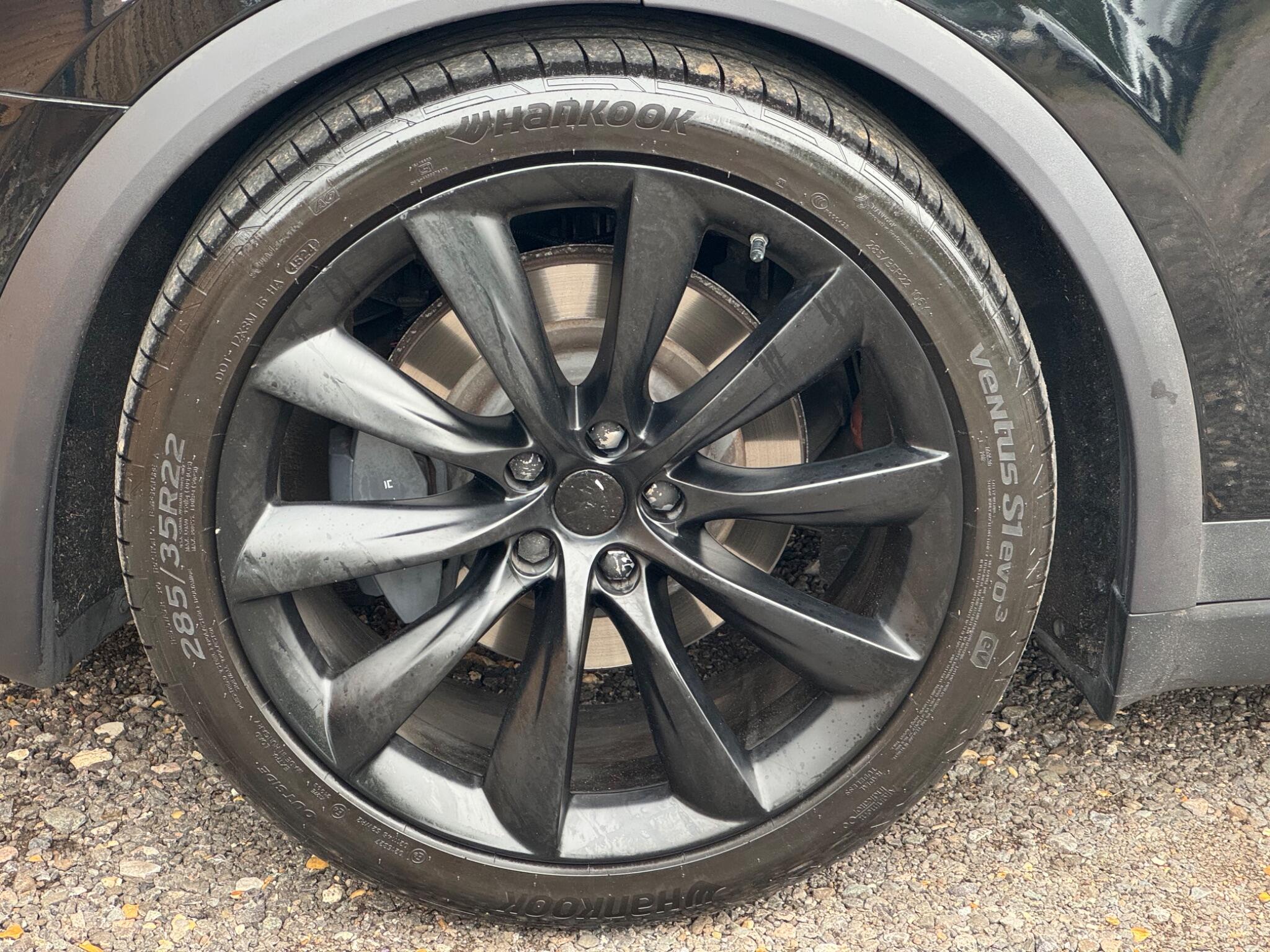 Tesla Model X view 34