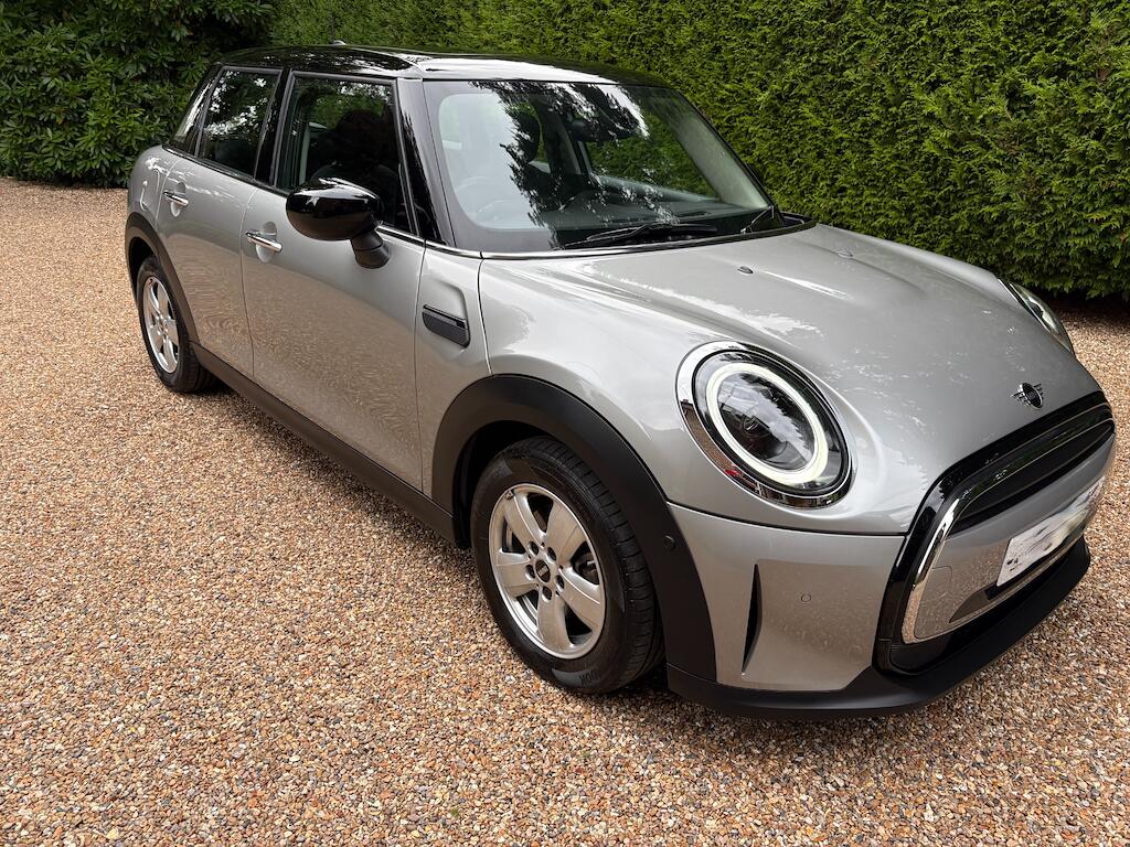 Mini Hatch view 26