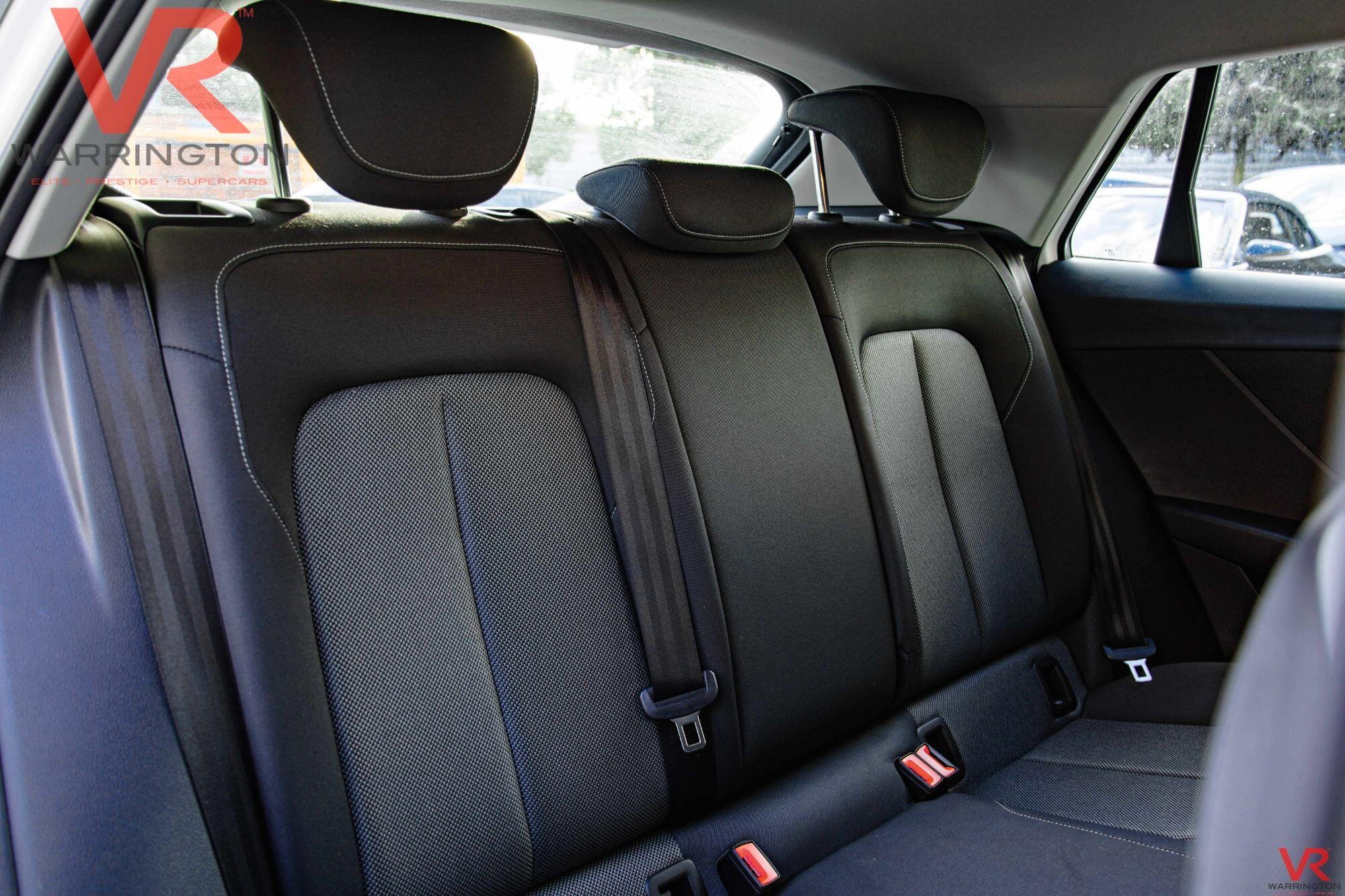 Audi Q2 view 27