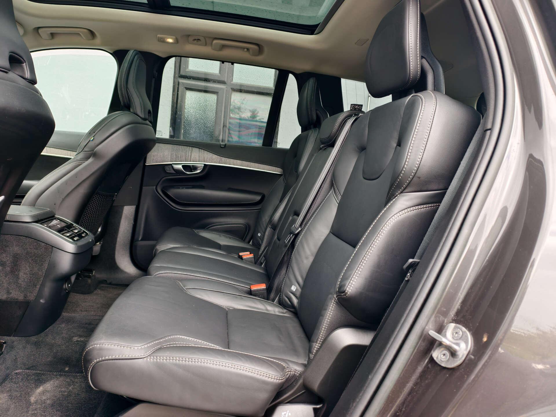 Volvo XC90 view 22