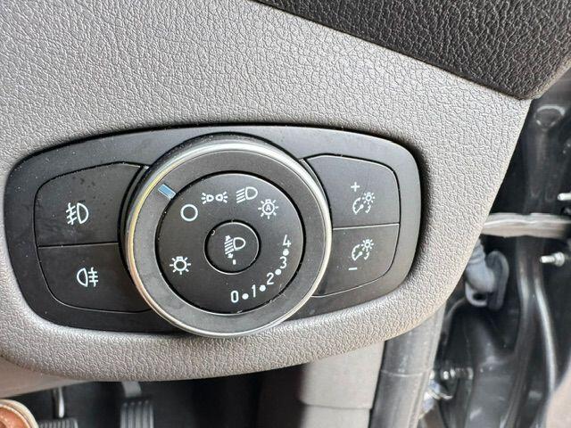Ford Transit Connect view 24